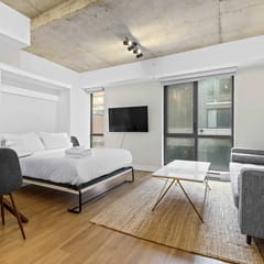 Modern Studio in the Old Port of MTL  -2J