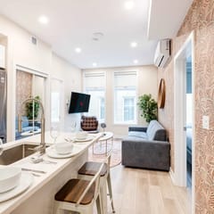 M11 | Mount-Royal Suites: 2BR + sofa bed - 39