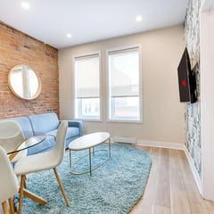 M11 | Mount-Royal Suites: 3BR + sofa bed - 312