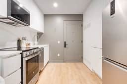 Modern Studio in the Old Port of MTL - 1E