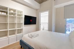 Modern Studio in the Old Port of MTL - 1E
