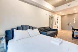 Modern Studio in the Old Port of MTL - 2i