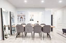 Deluxe 2-Bedroom Apt Steps to Old Montreal - 22