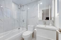 Gorgeous Studio + SofaBed Near Old Port-32