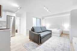 Gorgeous Studio + SofaBed Near Old Port-32