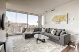Luxury 2BR Condo w/Stunning View in the City