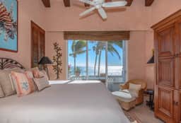 M11 | Costa Dorada 5-bedroom luxury retreat