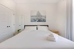 M11 | Le Mile End: 1BR + sofa bed - 2D