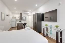 M11 | Le Mile End: Studio - 2B