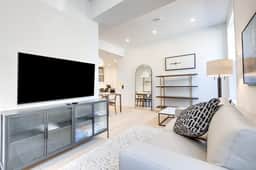 M11 | Luxury Suites: 1BR - B2