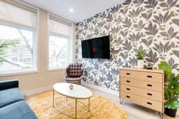 M11 | Mount-Royal Suites: 1BR + sofa bed - 24