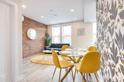 M11 | Mount-Royal Suites: 2BR + sofa bed - 212