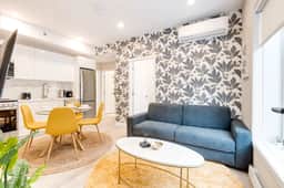 M11 | Mount-Royal Suites: 2BR + sofa bed - 310