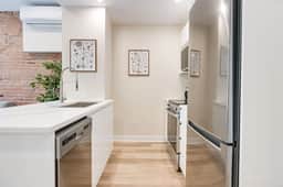 M11 | Mount-Royal Suites: 3BR + sofa bed - 311