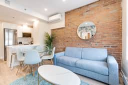 M11 | Mount-Royal Suites: 3BR + sofa bed - 312