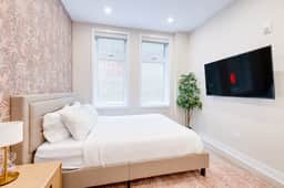 M11 | Mount-Royal Suites: Studio - 27