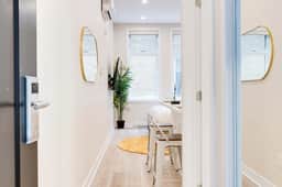 M11 | Mount-Royal Suites: Studio - 28