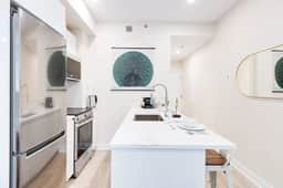 M11 | Mount-Royal Suites: Studio - 38
