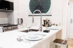 M11 | Mount-Royal Suites: Studio - 38