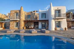 M11 | Villa of the *Gods* - Paradise with a view