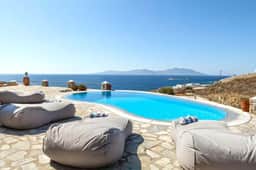 M11 | Villa of the *Gods* - Paradise with a view