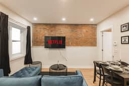 Modern 3BR w/AC located Near Bell Center