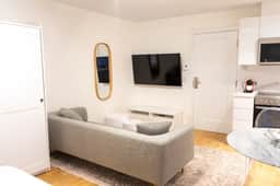 Modern Studio Located in Downtown Montreal - 44