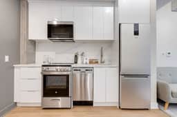 Modern Studio in the Old Port of MTL -4B