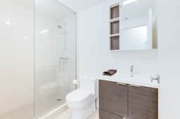 Stylish 2BR w/Balcony+Stunning View - 10C
