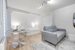 Chic & Modern Studio *Perfect Location* - 34
