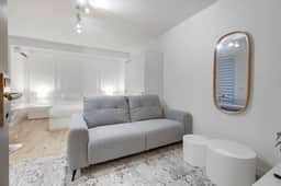 Chic & Modern Studio *Perfect Location* - 34