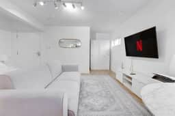 Luxury Studio w/AC in Heart of Montreal - 46 - Image 2
