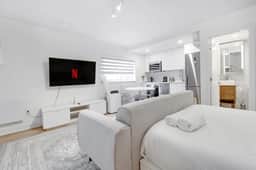 Luxury Studio w/AC in Heart of Montreal - 46 - Image 3