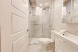 Renovated 3BR Apartment in the Heart of MTL - 11 - Image 3