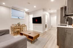 Renovated 3BR Apartment in the Heart of MTL - 11 - Image 4