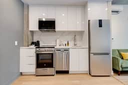Modern Studio in the Old Port of MTL -9B