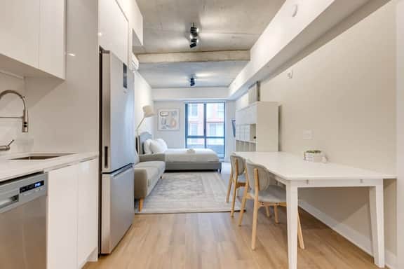Modern Studio in the Old Port of MTL -2B