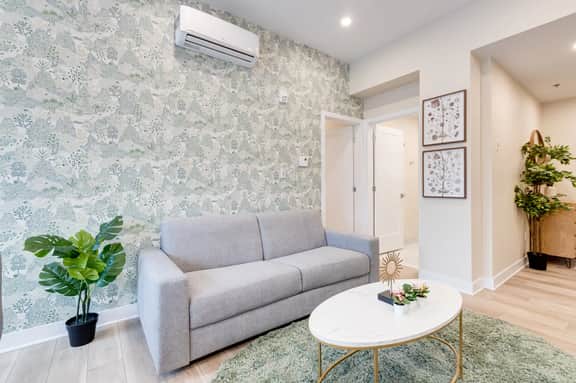 2 Bedroom w/ Sofa Bed | Mont Royal Suites