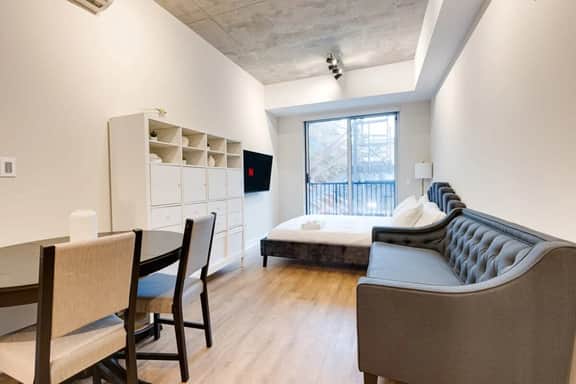 Modern Studio in the Old Port of MTL - 2i