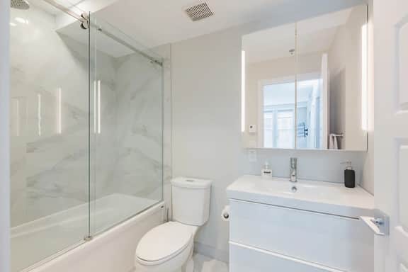 Chic & Modern 2BR w/AC in the Heart of MTL- 57
