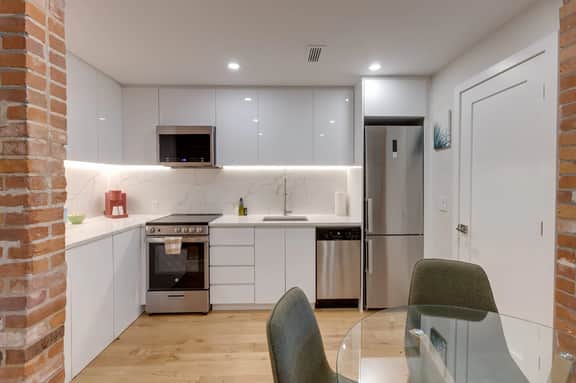 Clean & Spacious 1BDR with patio and parking - 2