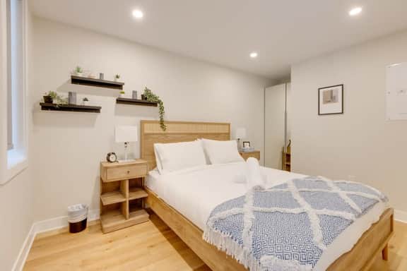 Luxury 1BR w/ SofaBed + AC in Prime Location - 3