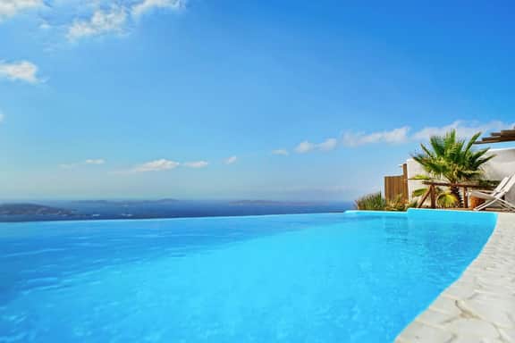 M11 - King and Queens Villa - Luxury Villa with pool & gym