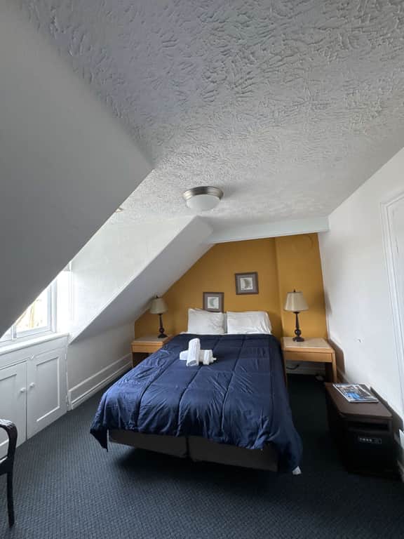 M11 | Le Cavalier du Moulin: 2 bed (in 2 rooms)