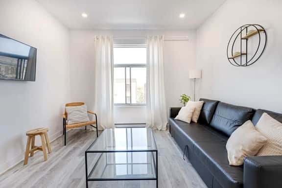 M11 | Le Mile End: 1BR + sofa bed - 2D