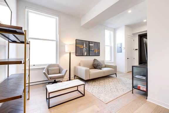 M11 | Luxury Suites: 1BR - B2