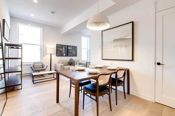 M11 | Luxury Suites: 1BR - B2