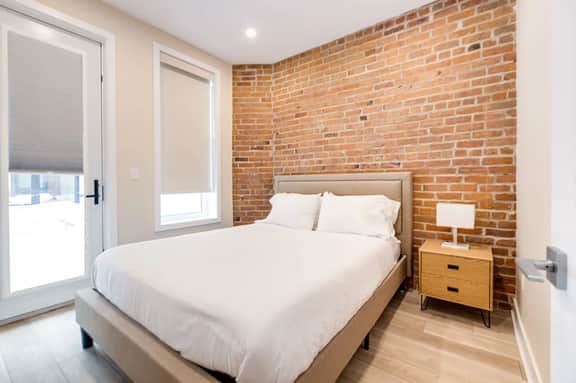 M11 | Mount-Royal Suites: 2BR + sofa bed - 211