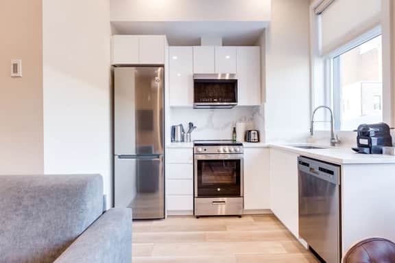 M11 | Mount-Royal Suites: 2BR + sofa bed - 23