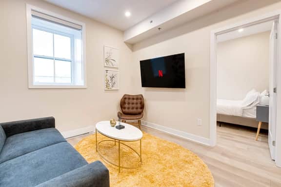 M11 | Mount-Royal Suites: 2BR + sofa bed - 32